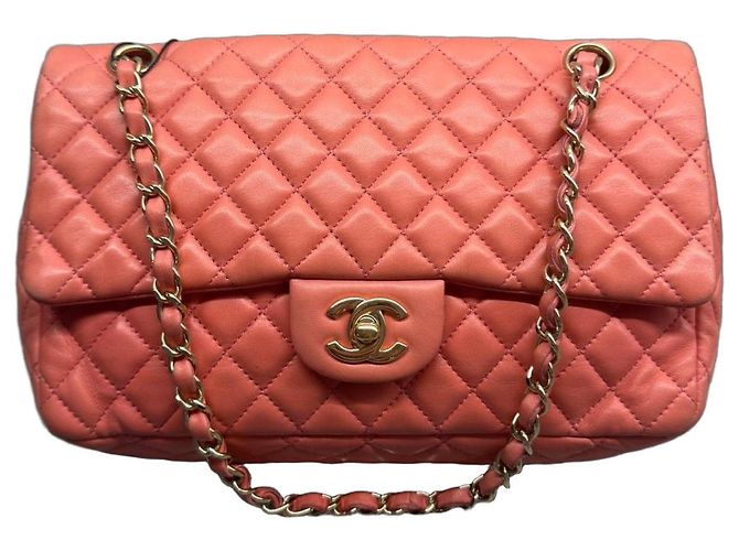 Bolsa Chanel Classic Flap Medium Coral em pele de cordeiro