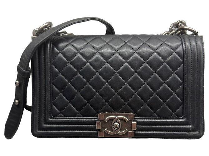 Chanel Borsa Boy Medium Nera Pelle Agnello Nero