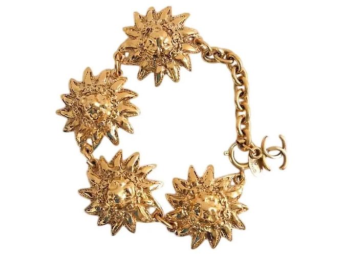 Chanel Pulsera dorada Dorado
