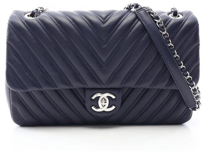Borsa a tracolla Chanel Chevron V-stitch Chain Blu navy