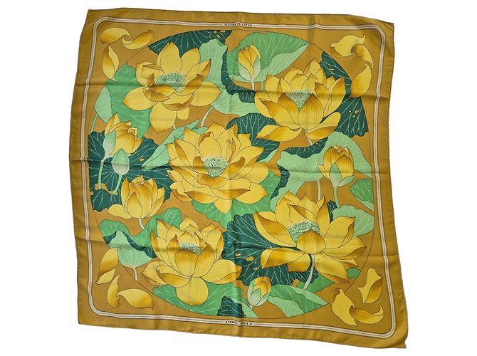 Hermès Carré de seda Fleurs de Lotus Verde Amarillo