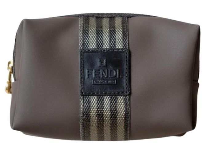 Fendi Kosmetiktasche aus braunem Leder