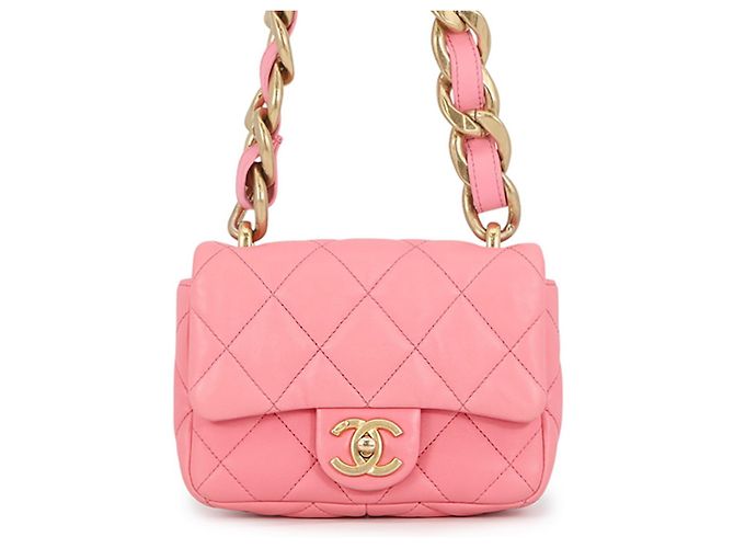 Borsa a tracolla Chanel Matelassé in pelle rosa