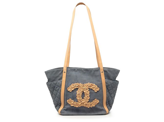 Chanel Blue Quilted Denim CC Camellia Tote Blau