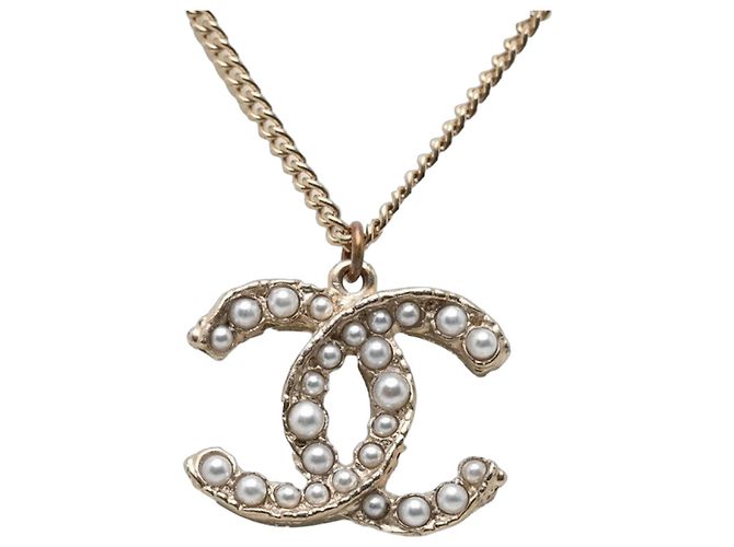 Chanel Coco Mark vergoldete Halskette mit Kunstperle Golden