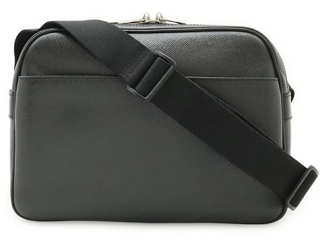 Bolsa de Ombro Louis Vuitton Taiga Preto