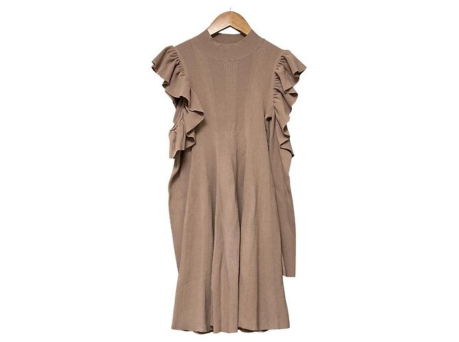 Autre Marque Eimy istoire Strickkleid mit Cut-Shoulder-Detail Pink Beige