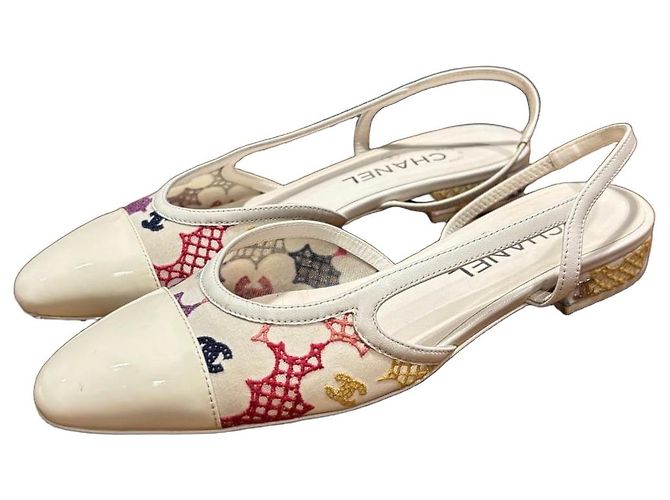 Chanel Slingback-Ballerinas Weiß Lackleder Bestickt Mehrfarben