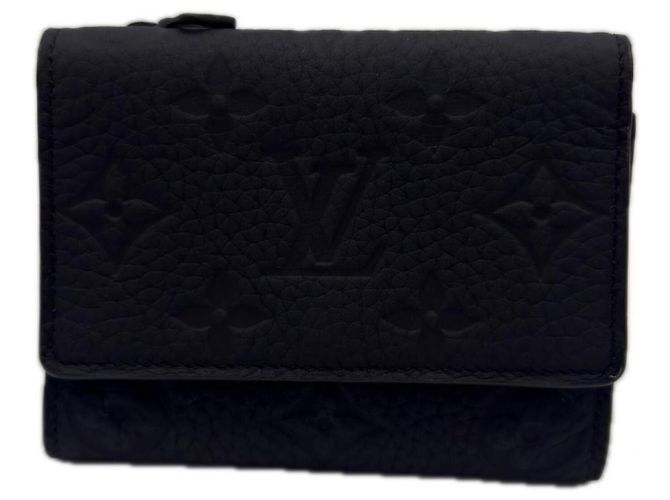 Louis Vuitton Taurillon Portefeuille Pilot Wallet Black