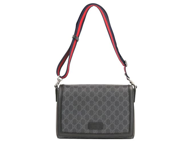 Bolsa de Ombro Gucci GG Supreme Preto