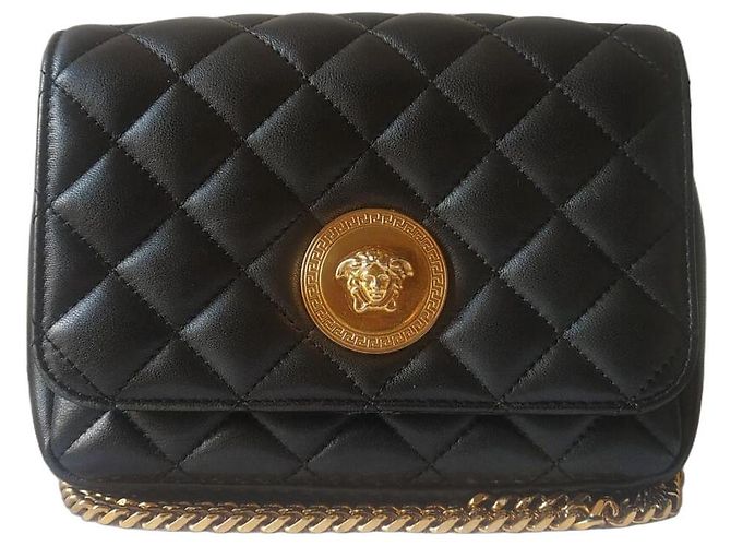 Versace Bolsa La Medusa em pele de cordeiro acolchoada preta Preto Dourado