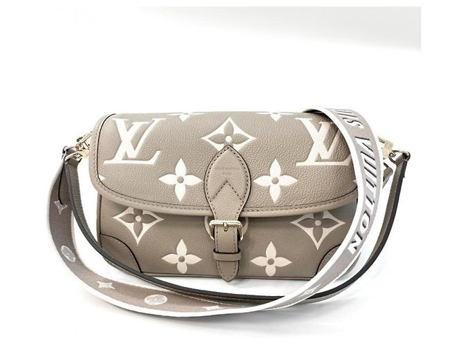 Borsa a Spalla Louis Vuitton Diane Bicolor Empreinte Beige Grigio Crudo