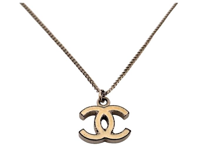 Collar Chanel Coco Mark Plata Blanco roto