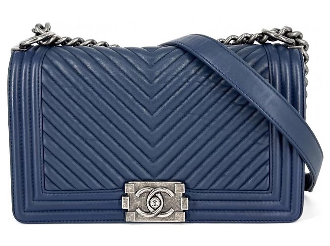 Le Boy Bolsa de ombro em couro azul marinho Chanel