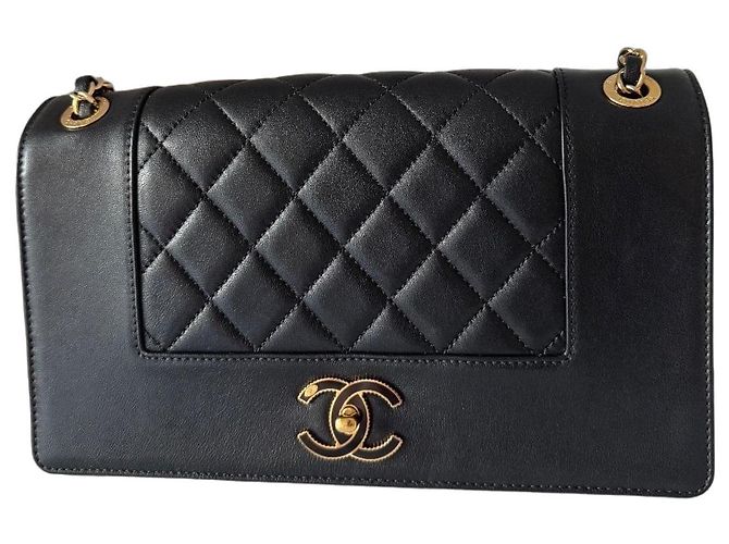 Chanel Classic Flap Medium in agnello nero