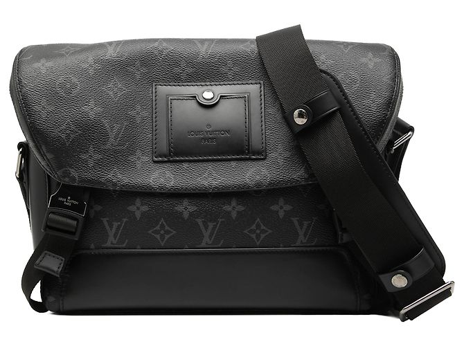 Louis Vuitton Preto Monogram Eclipse Voyager PM