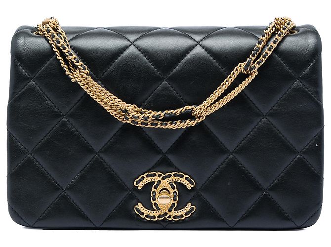 Chanel Black Small Quilted Lambskin On And On Chain Flap Preto