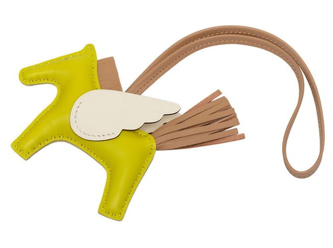 Hermès Pingente para bolsa Hermes Rodeo Pegasus PM Bege Amarelo 