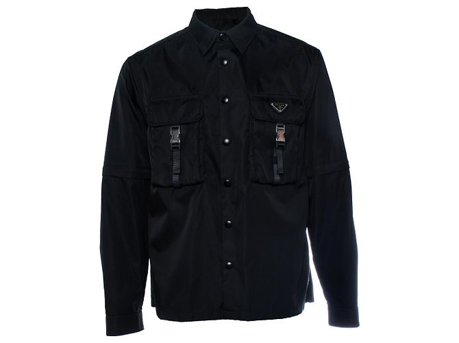 Prada, camicia con bottoni in Re-Nylon a maniche lunghe e corte Nero