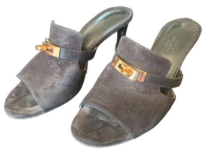 Hermès Mules à talons en daim Kelly Noir