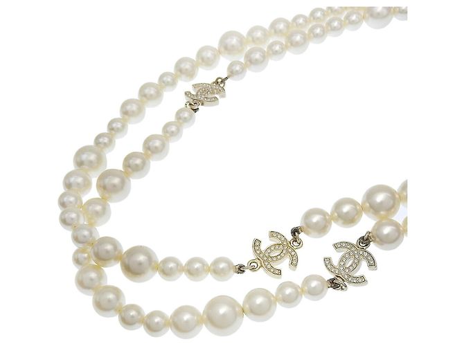 Collar largo Chanel A13P GP Faux Pearl Blanco Dorado