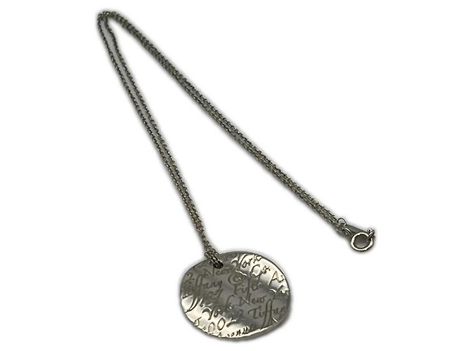 Collana con pendente piatto rotondo Notes di Tiffany & Co. Argento