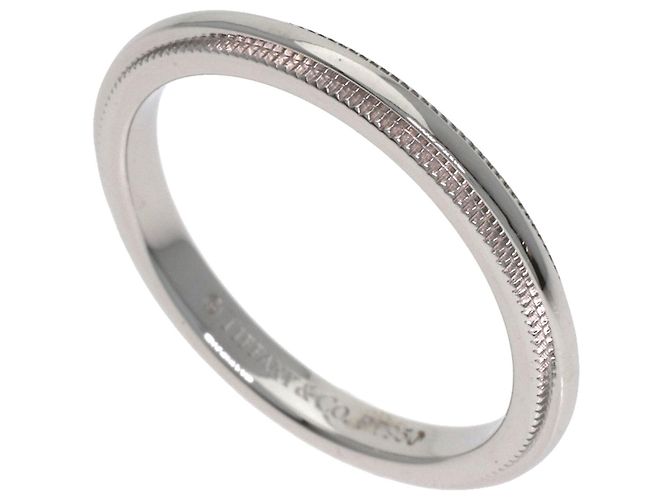 Anel de banda Milgrain em platina Tiffany & Co.