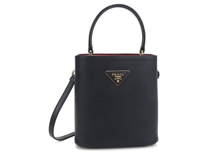 Saffiano Borsa in pelle di vitello nera Prada Nero