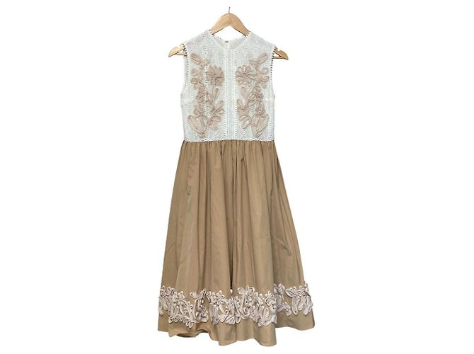 Autre Marque Vestido con bordado y diseño de unión Blanco Beige