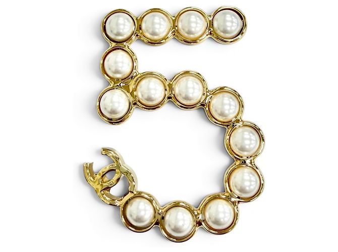 Broche Chanel 24S Coco Mark No. 5 Pearl Dorado
