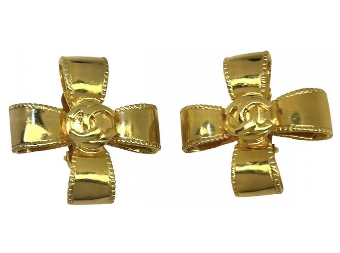 Orecchini a clip Chanel Gold con logo Coco D'oro