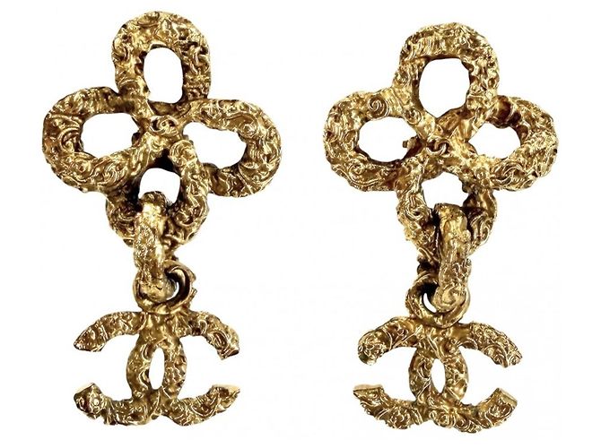 Pendientes de clip dorados Chanel
