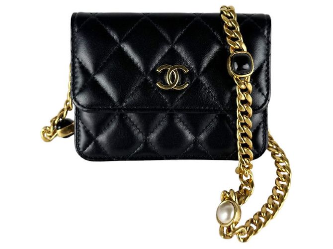 Pochette de couro preto Chanel
