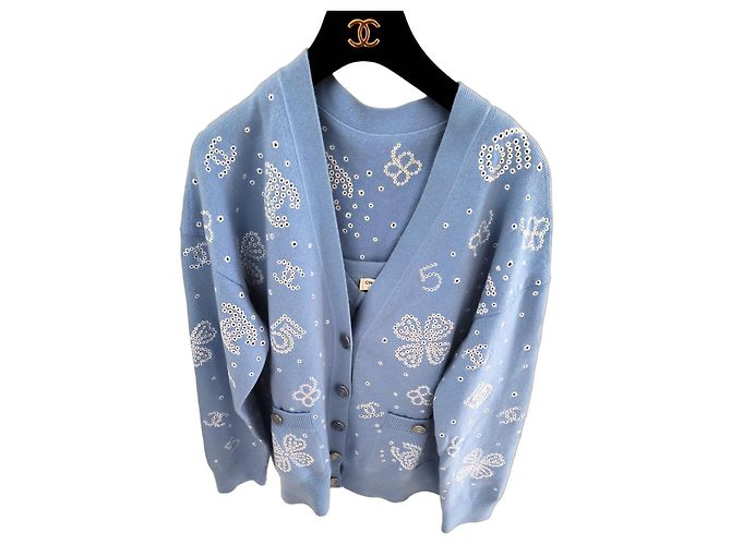 Chanel Hellblaues Kaschmir-Cardigan-Set