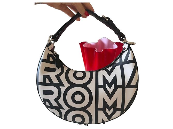 Fendi Sac Fendigraphy Roma Monogram