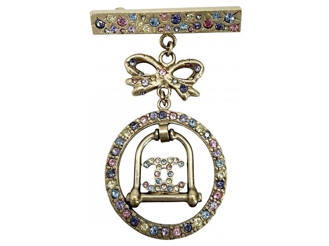 Broche Chanel chapado en oro con strass Multicolor Dorado