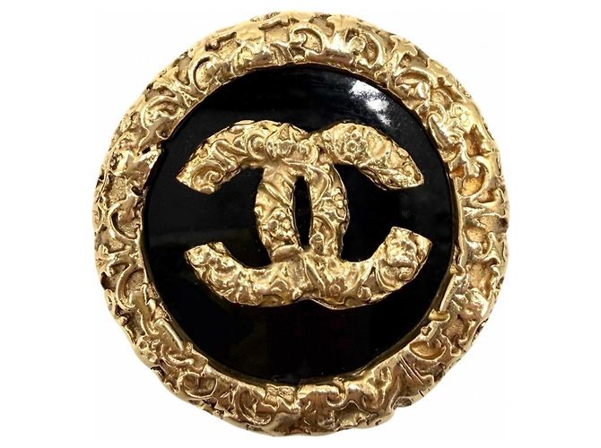 Broche Vintage Chanel com o Logotipo Coco Preto Dourado