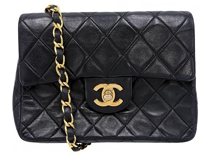 Timeless Bolsa de Ombro Chanel Mini Matelasse Preto