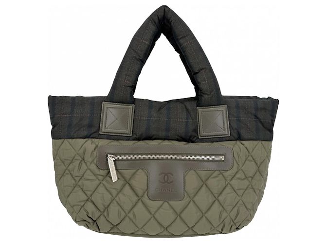 Bolsa tote reversível Coco Cocoon da Chanel Verde Caqui