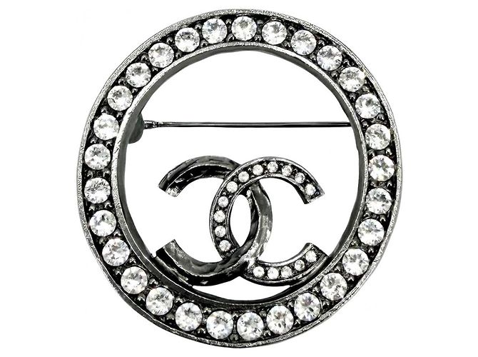 Chanel Strassbrosche