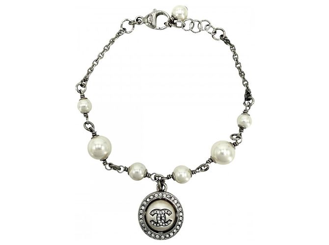 Pulseira com charm Chanel Prata Branco