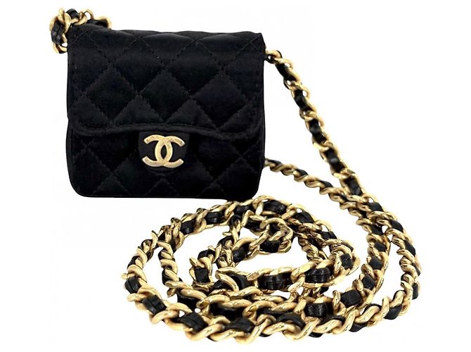 Mini borsa a tracolla in raso nero Chanel