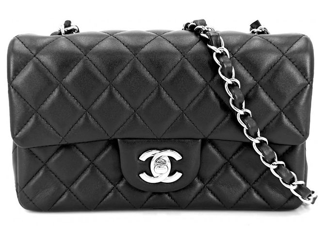 Bolsa de Ombro Chanel Mini Matelasse Preto