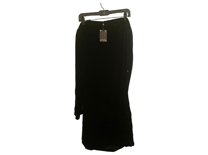 Massimo Dutti schwarzes Samt-Maxikleid