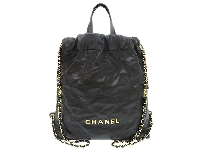 Chanel 22 Rucksack aus gestepptem glänzendem Kalbsleder Schwarz Large