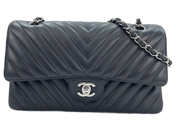 Borsa a tracolla Chanel Matelassé nera Nero