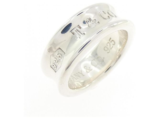 Anillo 1837 de Tiffany & Co.
