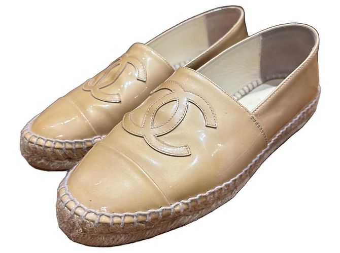 Chanel Espadrilles CC en Cuir Verni - Beige