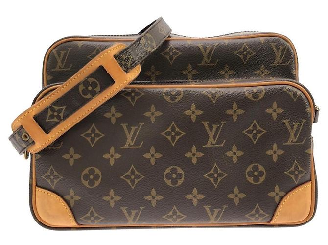 Bolsa de Ombro Louis Vuitton Monogram Nile Marrom