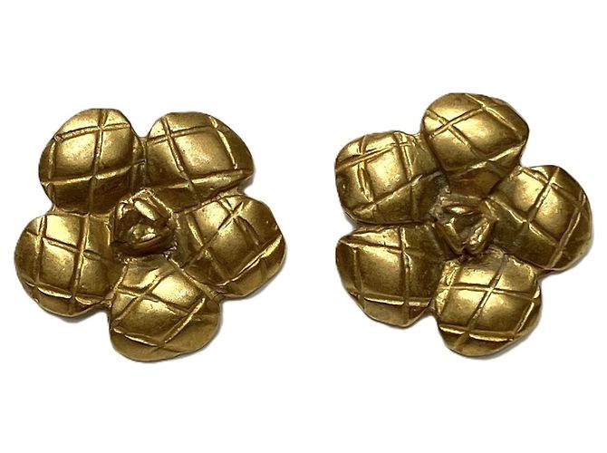 Boucles d'oreilles puces en alliage doré Chanel